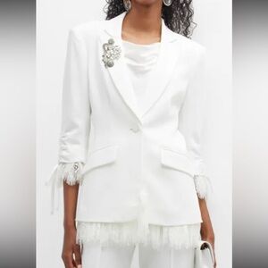 Cinq a  Sept  White Blazer
Gorgeous design with beautiful details